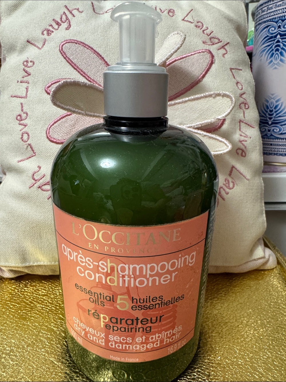 L'OCCITANE EN PROVENCE Repairing - Green Bottle with Pink Label